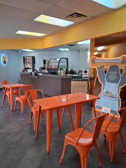 1292 S Rickert Dr, Naperville, IL for sale - Building Photo - Image 2 of 24