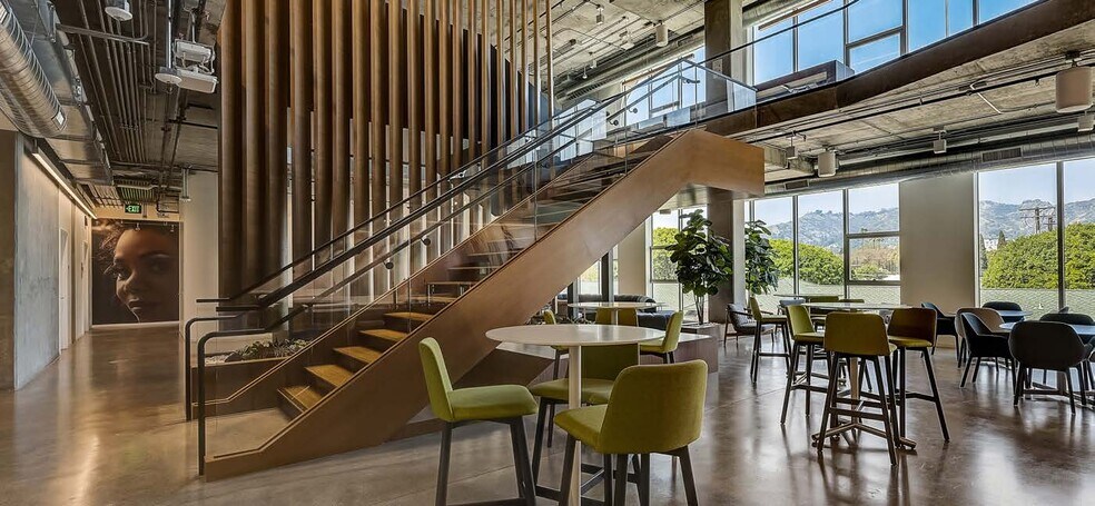 1041 N Formosa Ave, West Hollywood, CA à louer - Photo intérieure - Image 2 de 7