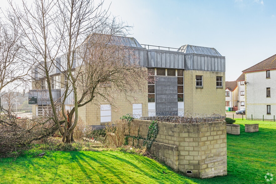 1 Bothwell St, Dunfermline for lease - Building Photo - Image 2 of 3