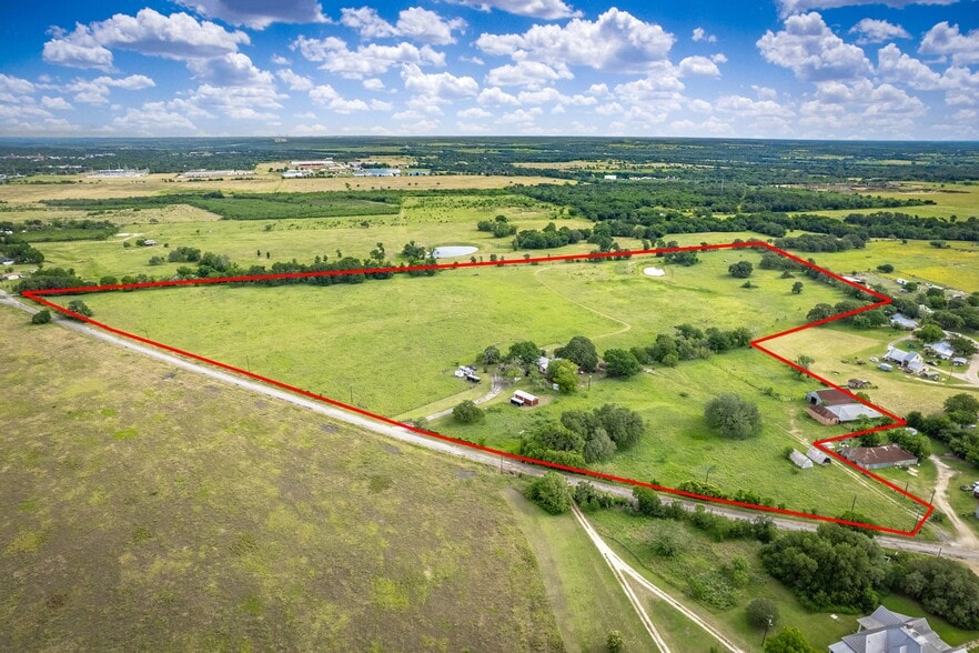425 Seawillow Rd, Lockhart, TX for sale - Building Photo - Image 1 of 31