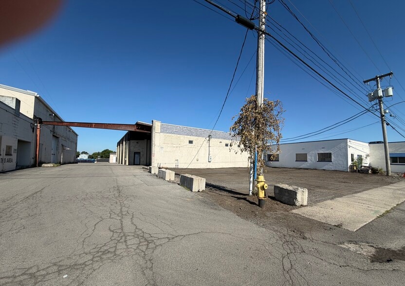 1279 Mt Read Blvd, Rochester, NY for lease - Building Photo - Image 2 of 6