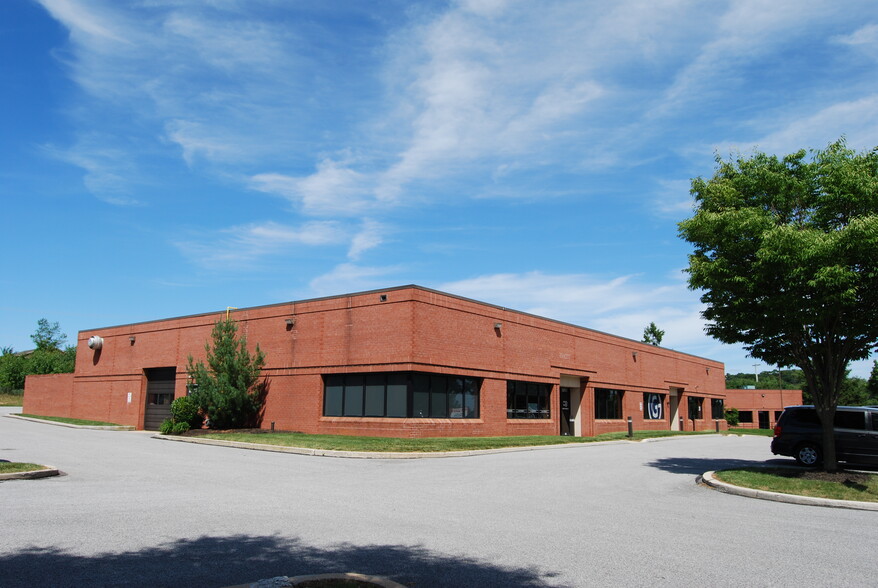 24 Northbrook Ln, Shrewsbury, PA for lease - Building Photo - Image 1 of 3