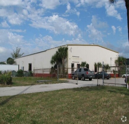 1200 W 15th St, Riviera Beach, FL à vendre - Photo du bâtiment - Image 2 de 5