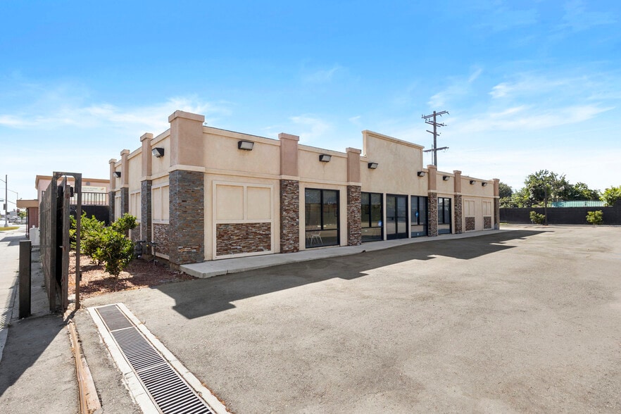 3152 Martin Luther King Jr Blvd, Lynwood, CA for sale - Building Photo - Image 2 of 8