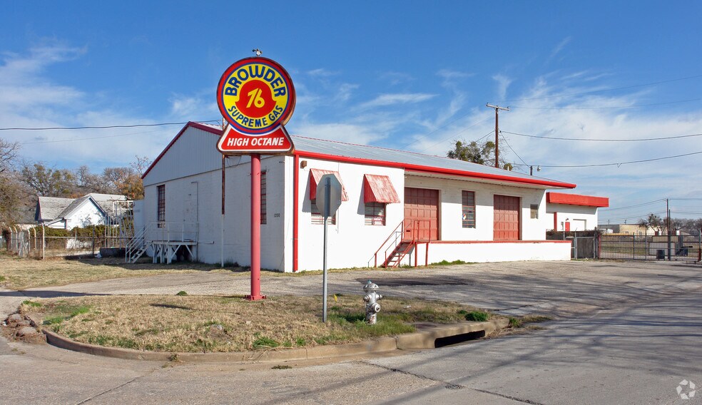 1200 N Commerce St & 1201 N Calhoun St portfolio of 2 properties for sale on LoopNet.ca - Building Photo - Image 2 of 3