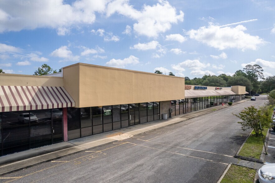 1680 Dunn Ave, Jacksonville, FL à louer - Photo du bâtiment - Image 3 de 7