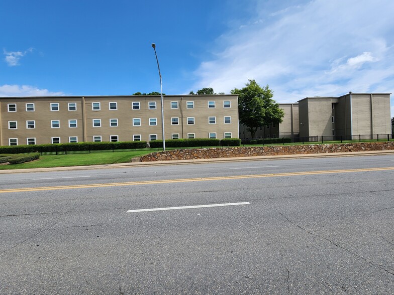 400 W 4th St, North Little Rock, AR à vendre - Photo du bâtiment - Image 1 de 1