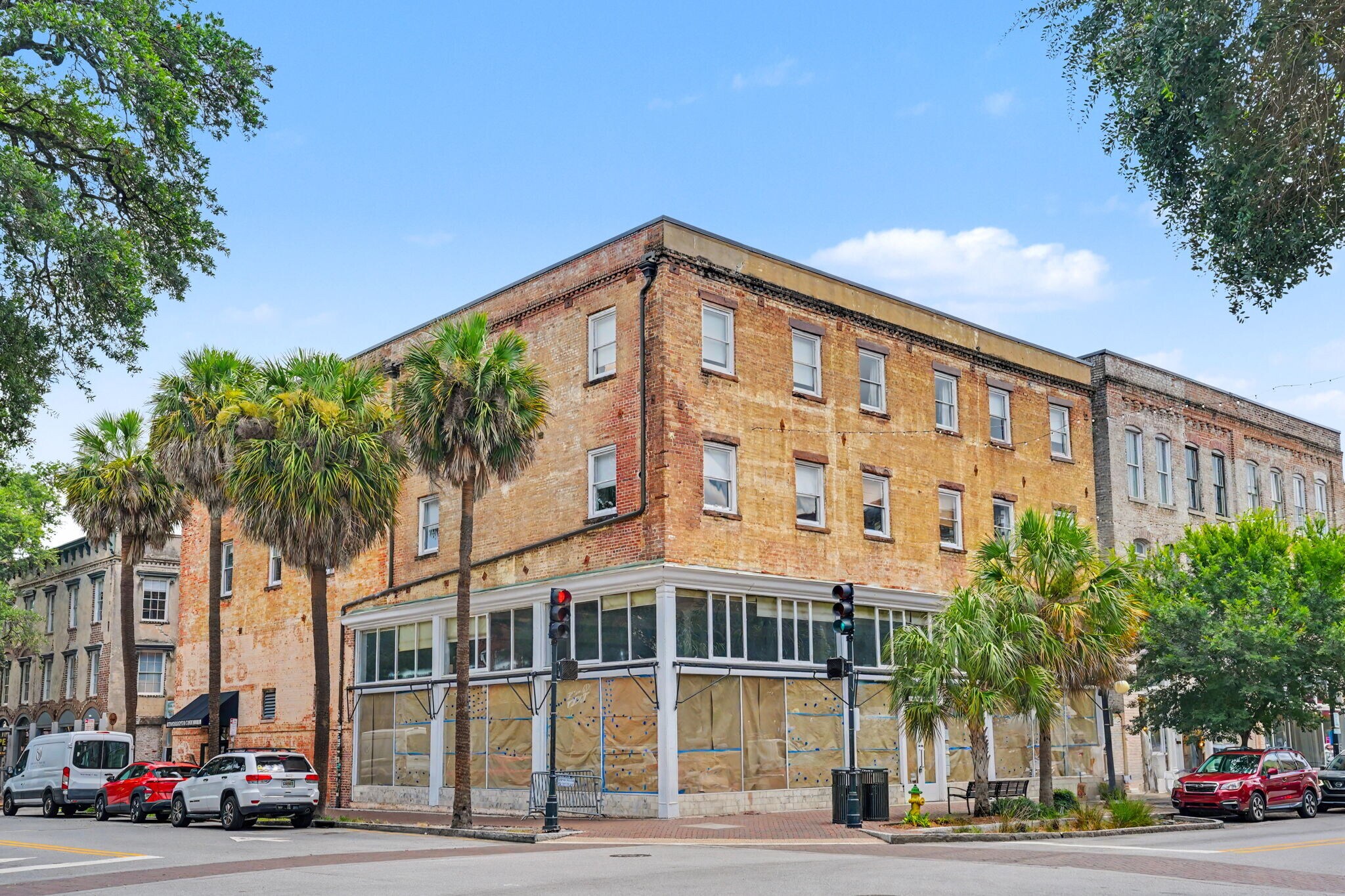 322 W Broughton St, Savannah, GA à louer Photo du bâtiment- Image 1 de 9