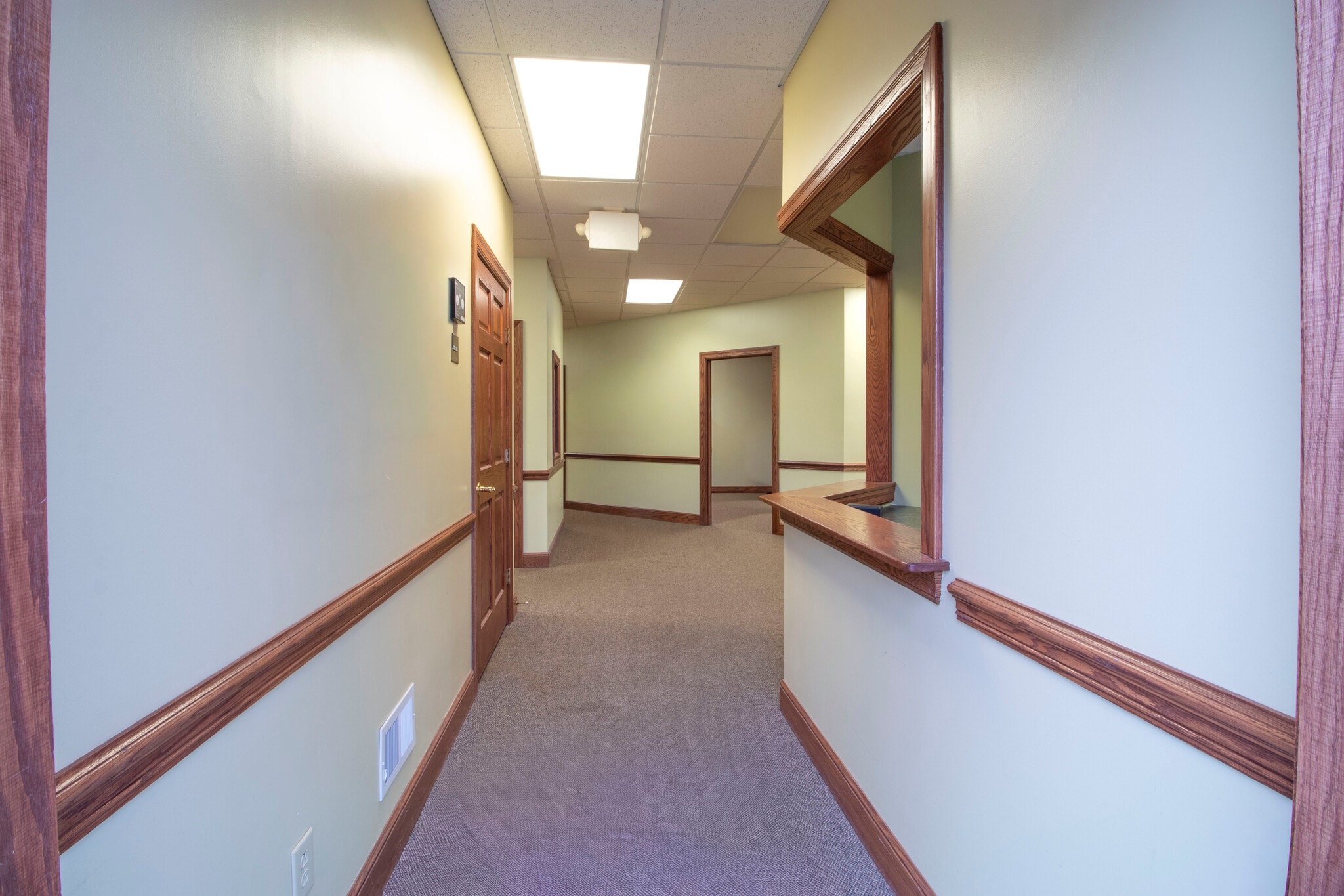 8203 Main St, Williamsville, NY à louer Photo intérieure- Image 1 de 82