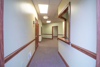 8203 Main St, Williamsville, NY à louer Photo intérieure- Image 1 de 82