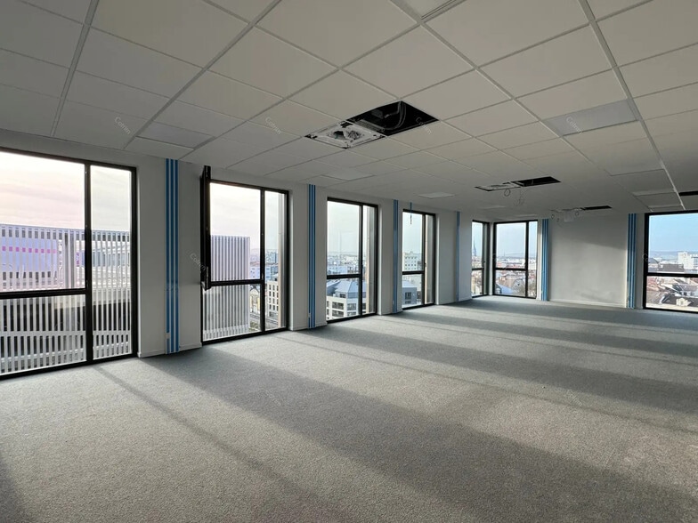 11 Boulevard Jules César, Reims for sale - Interior Photo - Image 3 of 12
