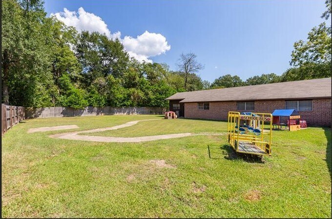 806 Pershing Ave, Lufkin, TX à vendre - Photo du bâtiment - Image 2 de 20