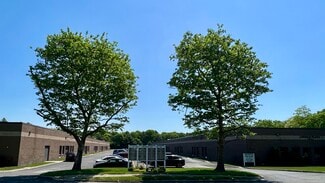 Plus de détails pour 1529-1557 Lincoln Ave, Holbrook, NY - Industriel à louer