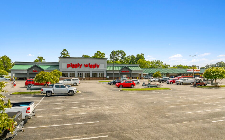 206 E McIntyre St, Mullins, SC à louer - Photo du bâtiment - Image 2 de 17