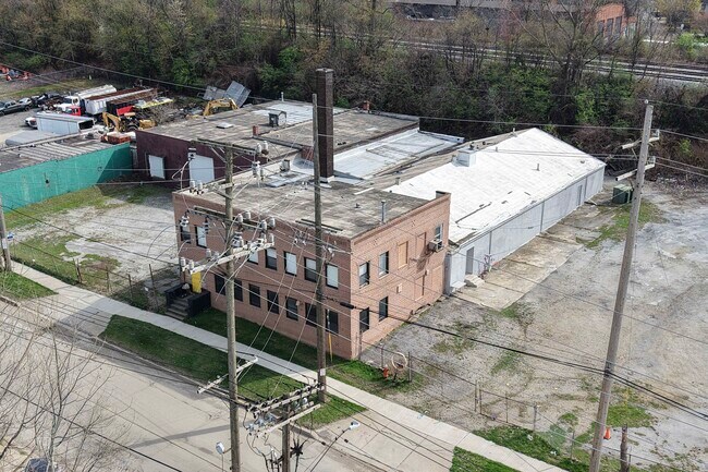 Plus de détails pour 7500 Bessemer Ave, Cleveland, OH - Industriel à louer