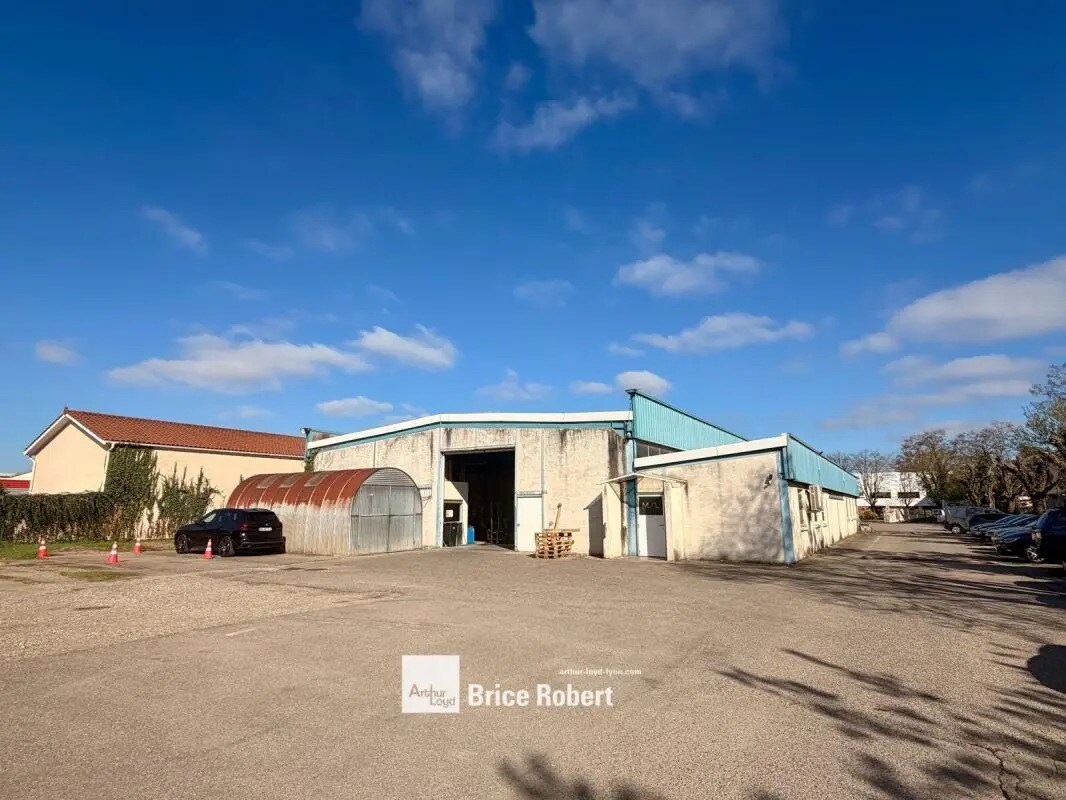 24 Rue Vaucanson, Décines-Charpieu for lease Building Photo- Image 1 of 7