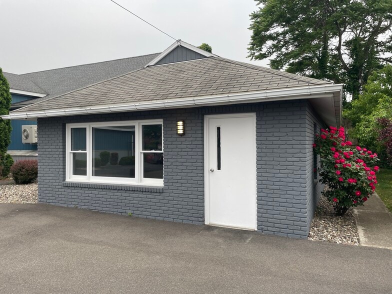 85 Ten Broeck Ave, Kingston, NY for lease - Building Photo - Image 2 of 10