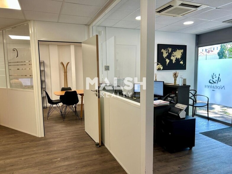 Office in Lyon for lease - Interior Photo - Image 2 of 8