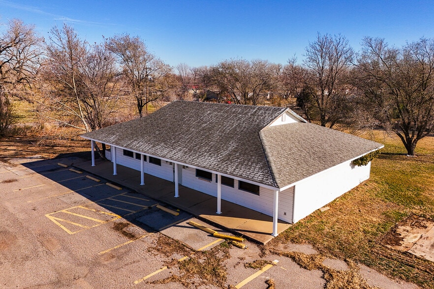 5110 S Hydraulic St, Wichita, KS for sale - Building Photo - Image 2 of 44