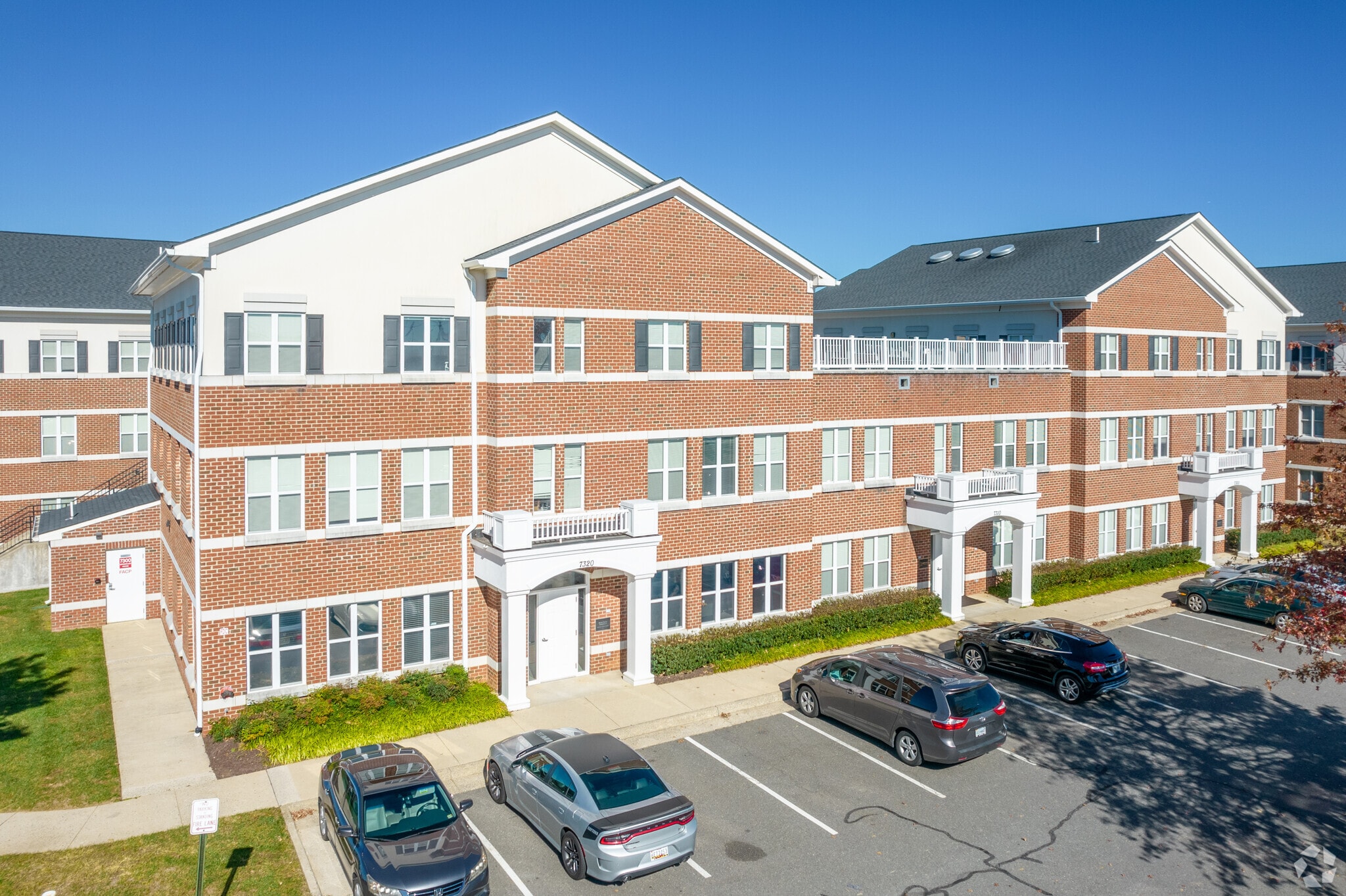 7300-7350 Heritage Village Plz, Gainesville, VA for lease Primary Photo- Image 1 of 18