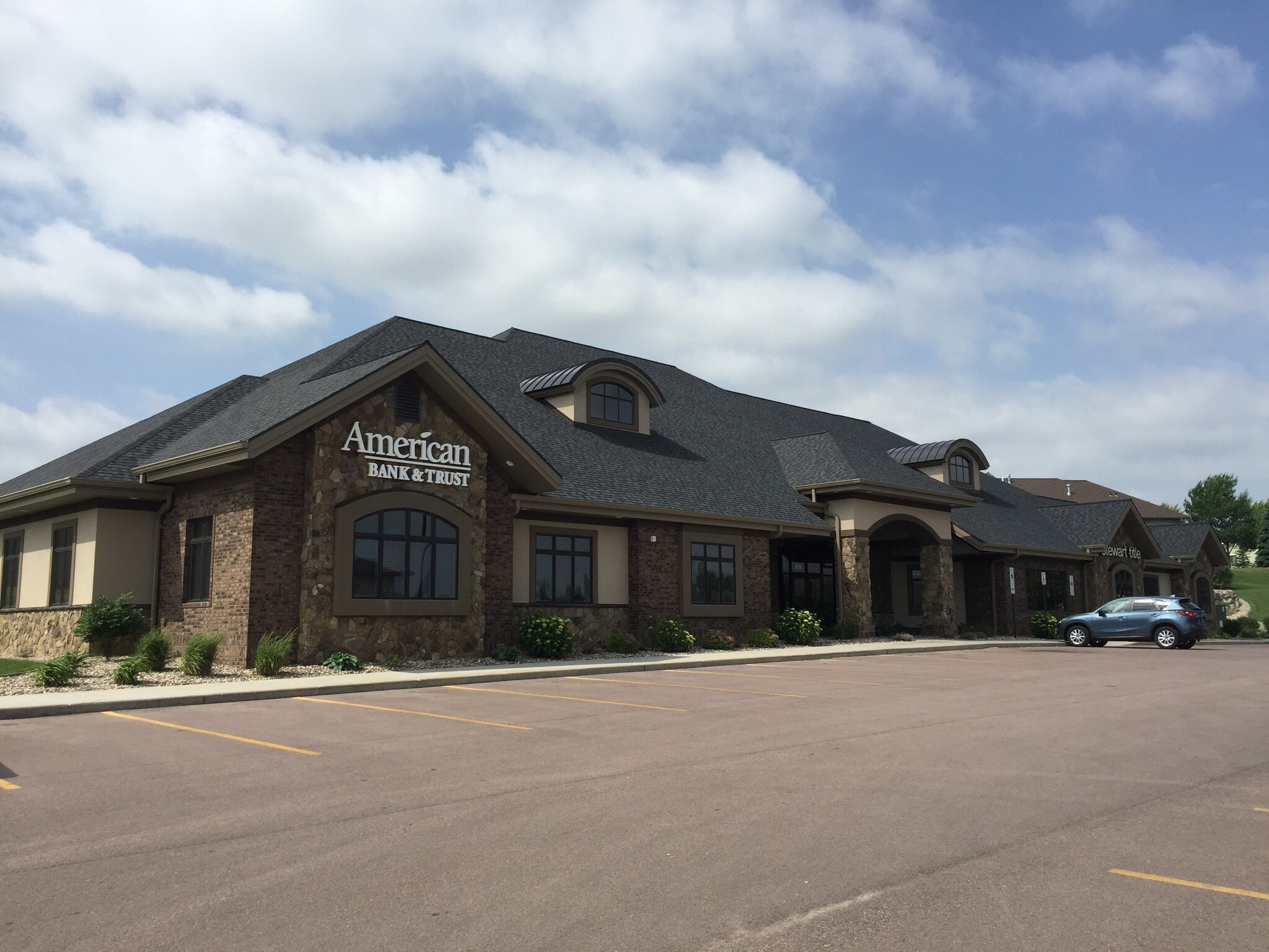 6216 S Pinnacle Pl, Sioux Falls, SD for sale Building Photo- Image 1 of 1