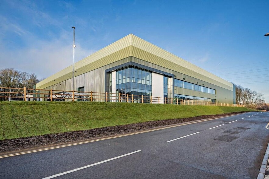 M81 Tower Rd, Stone for lease - Building Photo - Image 1 of 29