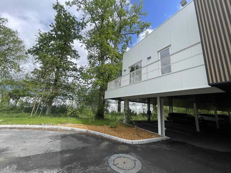 Bureau dans Bruges à louer - Photo du bâtiment - Image 1 de 13