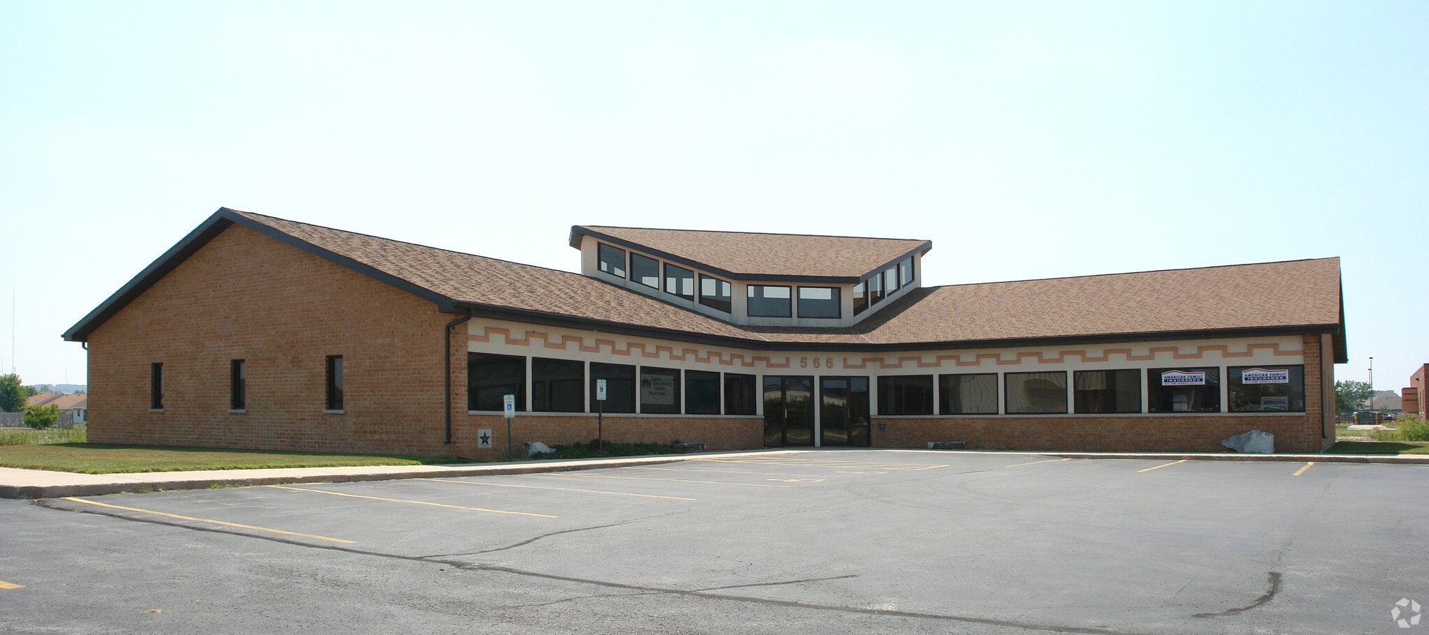 566 Redbird Cir, De Pere, WI à louer Photo du bâtiment- Image 1 de 19