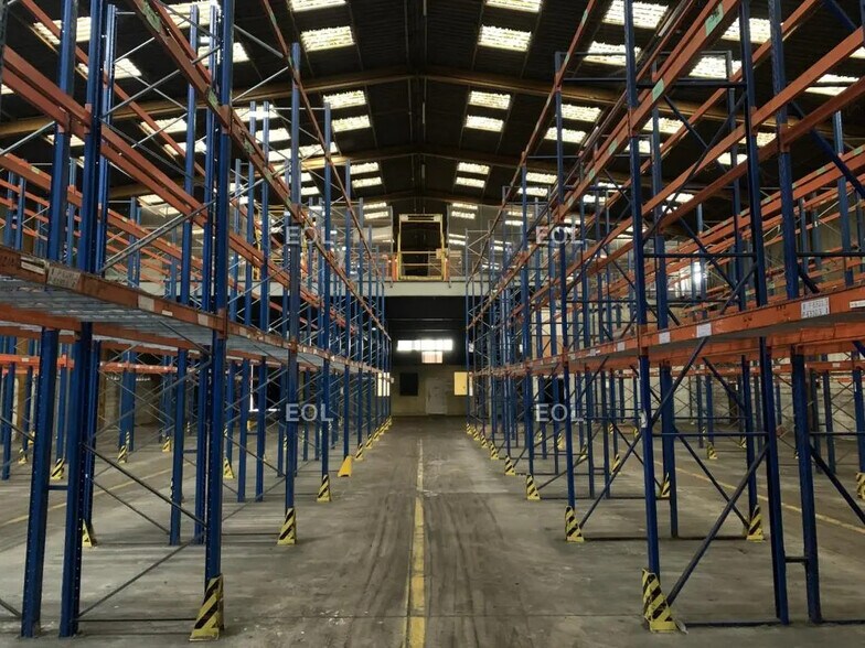 Industriel dans Villeneuve-la-Garenne à louer - Photo intérieure - Image 3 de 11