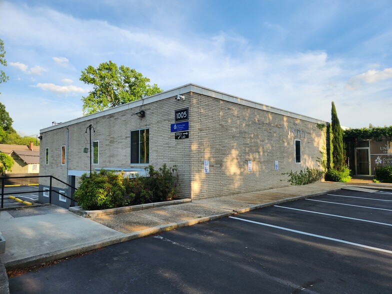 1005 W Bramlett Rd, Greenville, SC for lease - Building Photo - Image 1 of 3