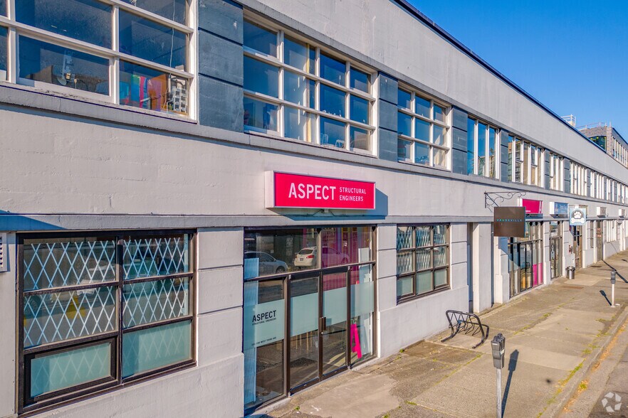 178-196 3rd Ave W, Vancouver, BC à louer - Photo du bâtiment - Image 3 de 5