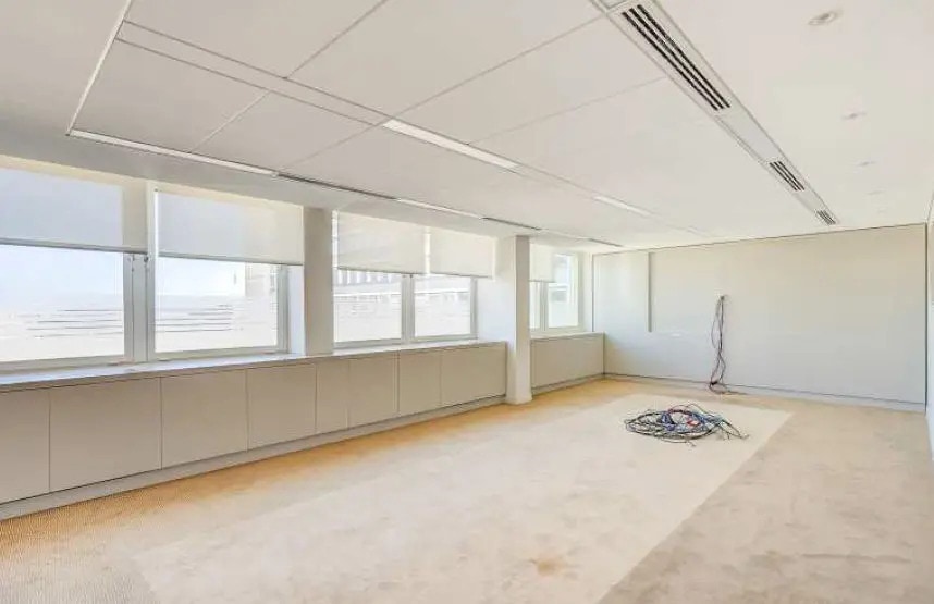 Office in Clichy for sale - Interior Photo - Image 2 of 16