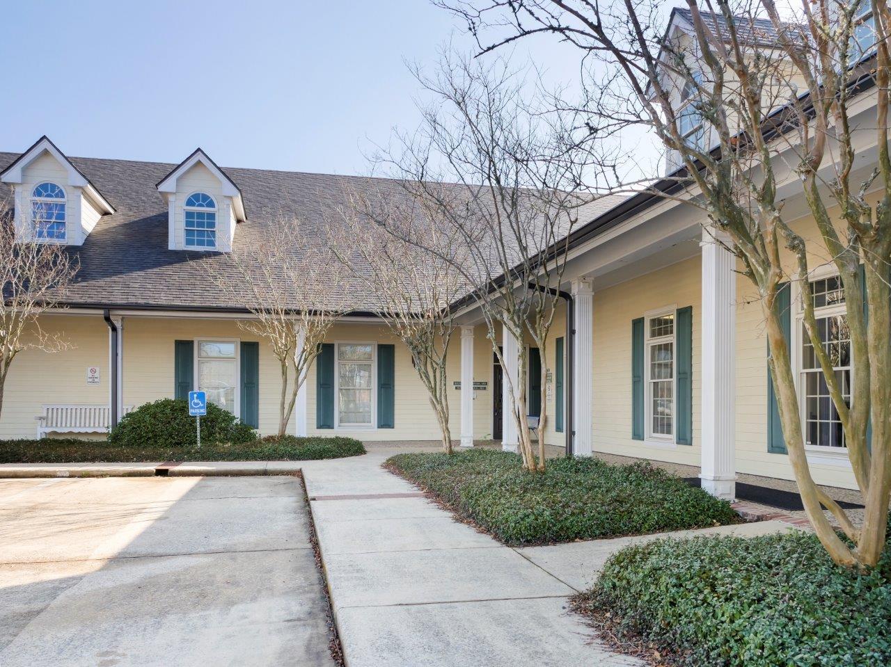 555 Doctor Michael Debakey Dr, Lake Charles, LA for sale Primary Photo- Image 1 of 18
