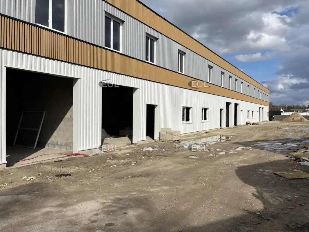 Flex in Asnières-sur-Oise for lease Building Photo- Image 1 of 6