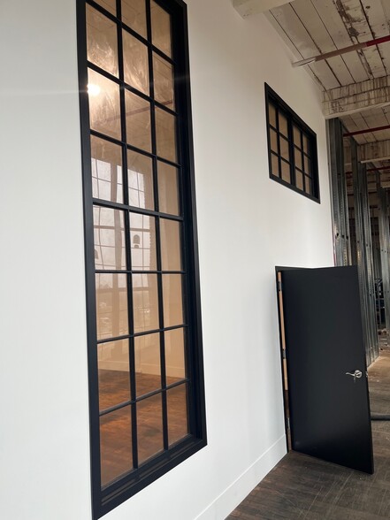 426 Metacom Ave, Warren, RI à louer - Photo intérieure - Image 3 de 14