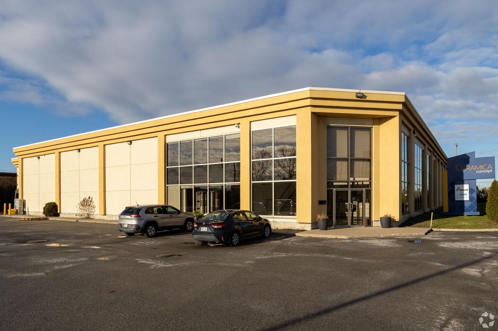 150 Montée de Liesse, Montréal, QC à vendre Photo principale- Image 1 de 1