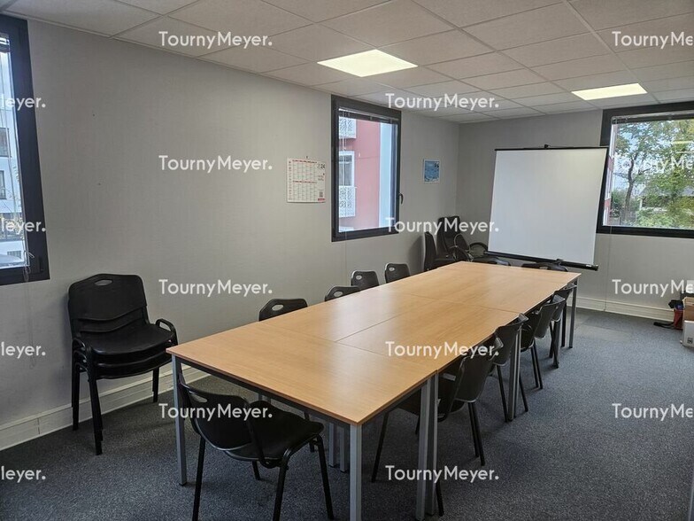 Office in Chartres-de-Bretagne for sale - Interior Photo - Image 3 of 4