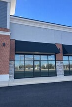 2397 DuPont Pky, Middletown, DE à louer Photo du bâtiment- Image 2 de 4