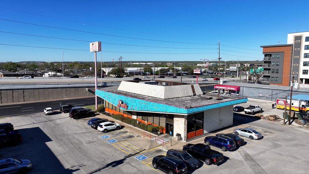 9091 Research Blvd, Austin, TX for lease - Building Photo - Image 3 of 3