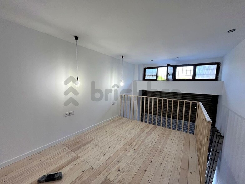 Multifamily in Barcelona, Barcelona for sale - Interior Photo - Image 1 of 4