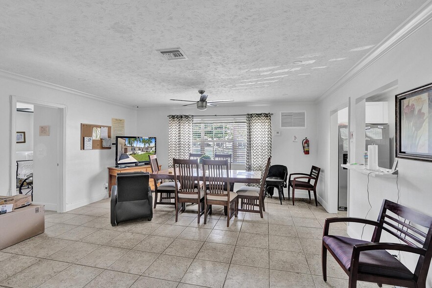 4200 NE 19th Ave, Pompano Beach, FL à vendre - Photo du b timent - Image 3 de 19