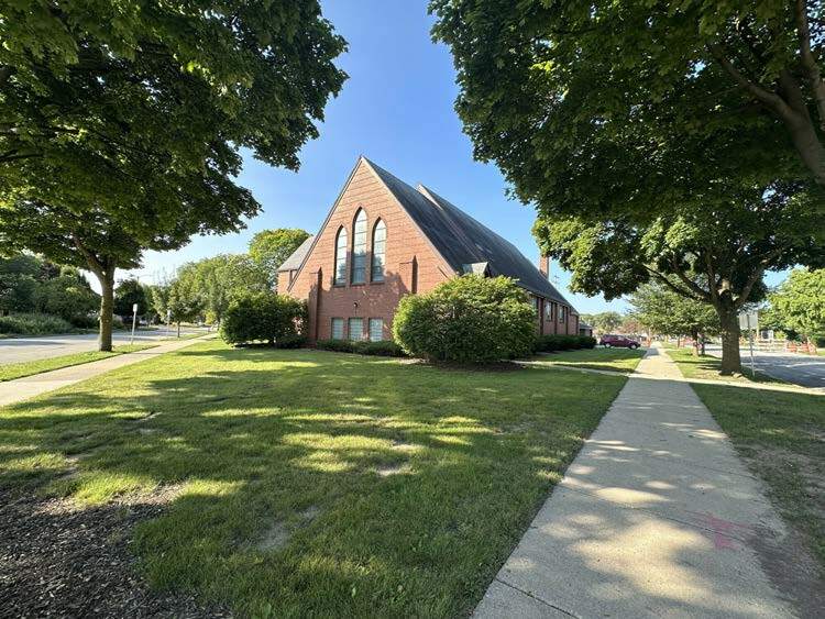 3737 N Sherman Blvd, Milwaukee, WI à vendre - Photo du bâtiment - Image 2 de 16