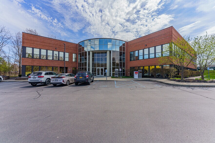 10 Maxwell Dr, Clifton Park, NY à louer - Photo du bâtiment - Image 3 de 108