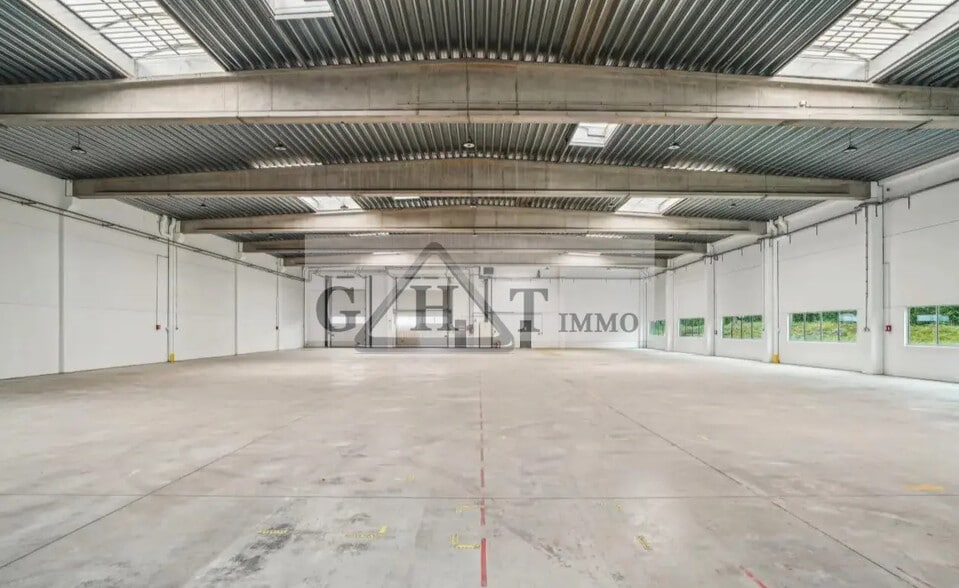 Industrial in Chilly-Mazarin for lease - Interior Photo - Image 3 of 7