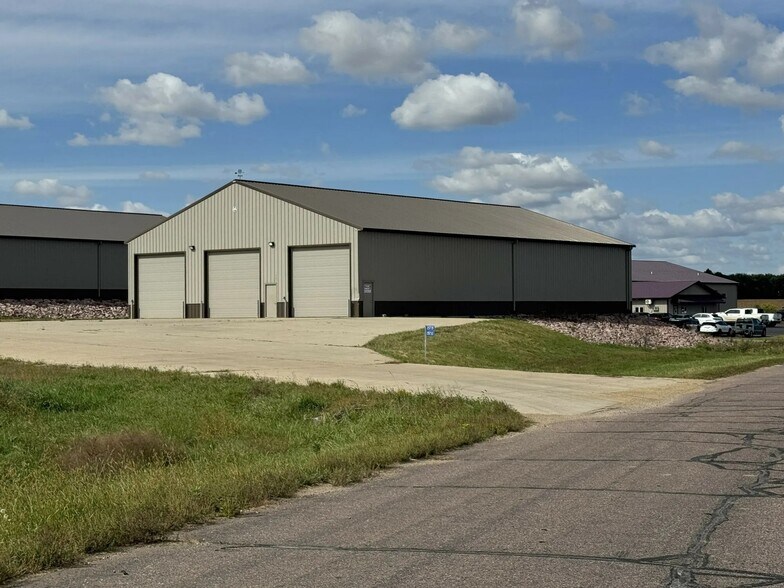 25735 Cottonwood Ave, Sioux Falls, SD à louer - Photo du bâtiment - Image 2 de 2