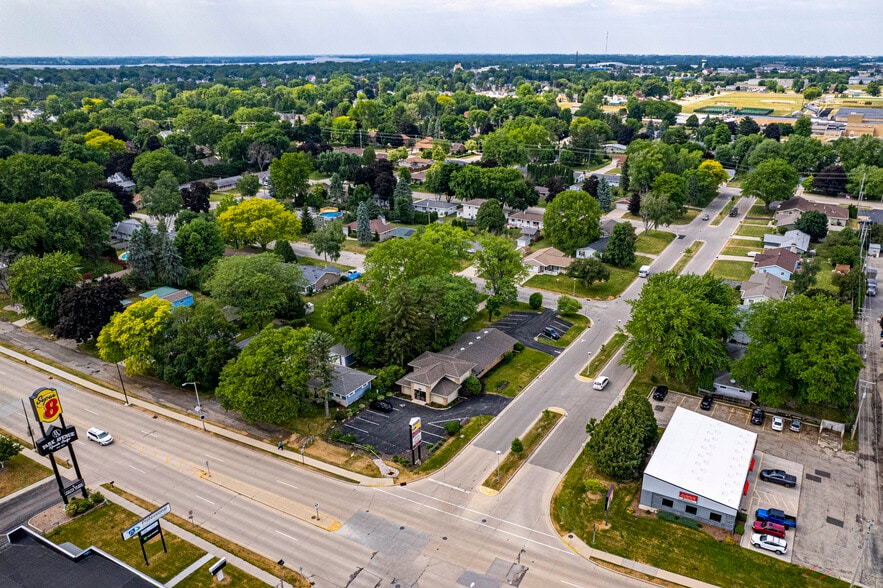 718 Park Ave, Beaver Dam, WI à vendre - Photo du bâtiment - Image 2 de 28