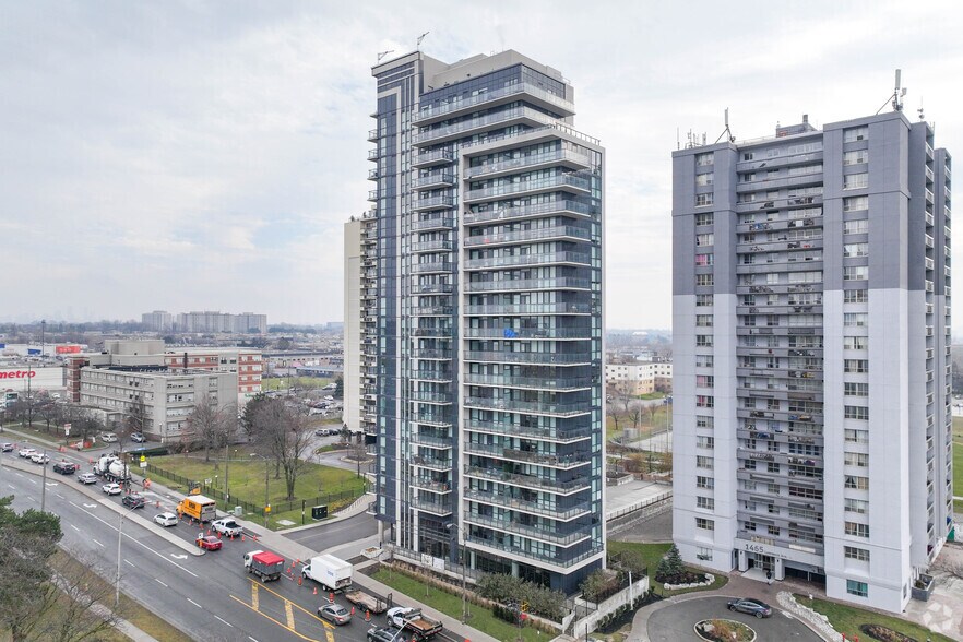 1465 Lawrence Ave W, Toronto, ON for sale - Primary Photo - Image 1 of 1