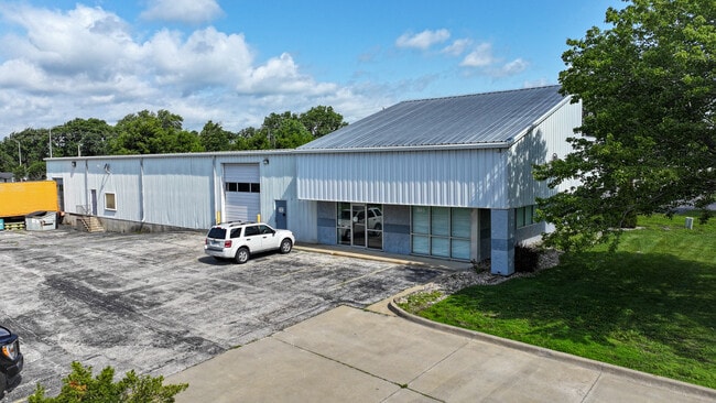 Plus de détails pour 893 N Jan-Mar Ct, Olathe, KS - Industriel à louer
