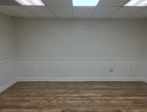 7714 Massachusetts Ave, New Port Richey, FL for lease Interior Photo- Image 1 of 5