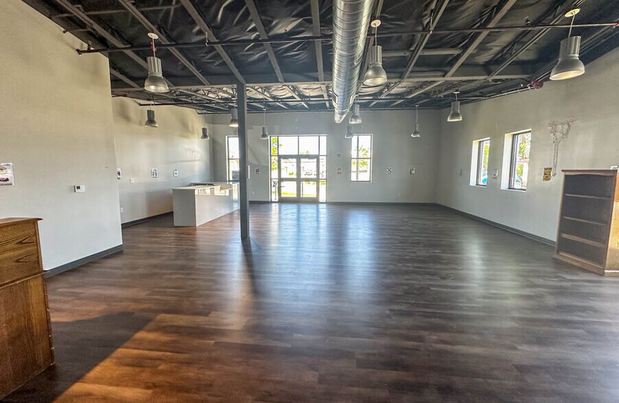 295 N 2nd E, Mountain Home, ID à louer - Photo intérieure - Image 3 de 6